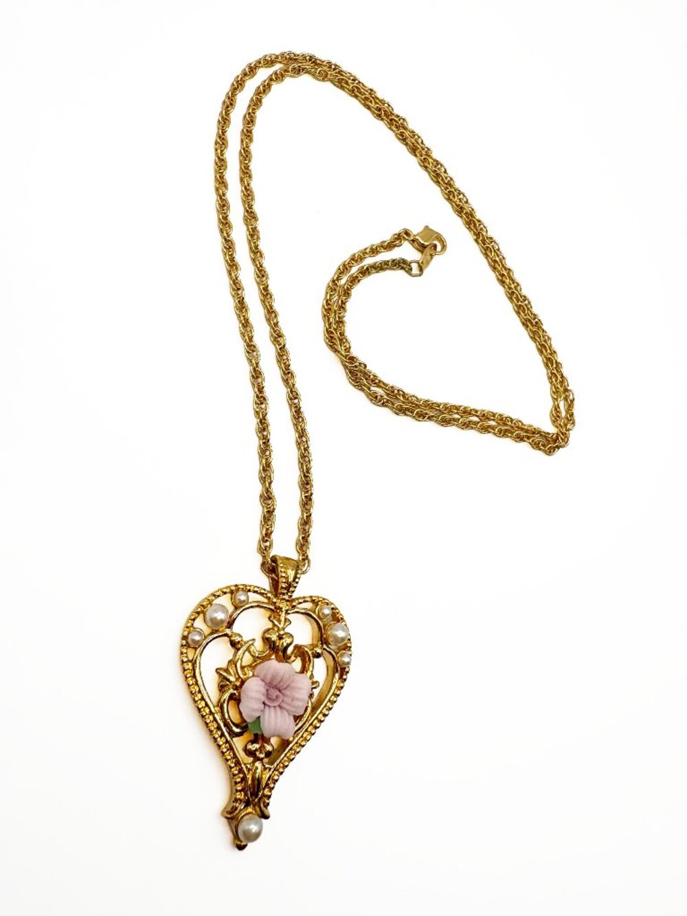 Vintage 1990s Avon Porcelain Rose Heart Necklace with Faux Pearls